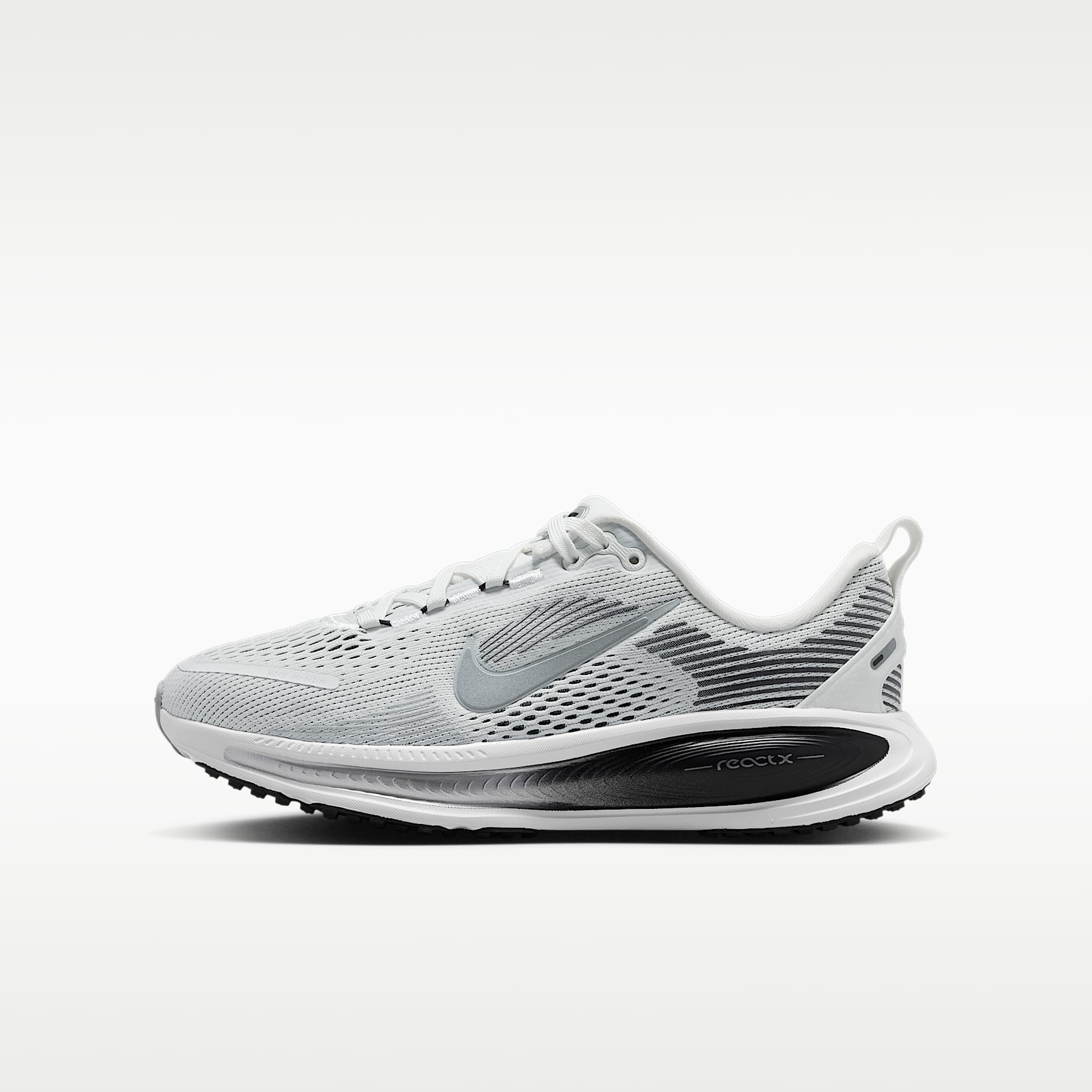 Nike Vomero 18 Older Kids' Running Shoes. Nike CA